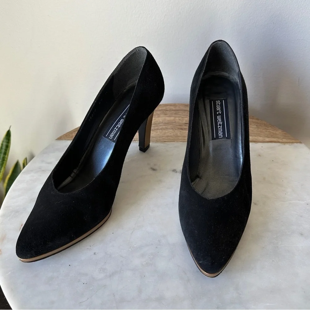 Stuart Weitzman Black Suede Pumps triangle gold heel size 8.5